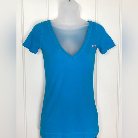 Hollister V-neck Blouse Large Open Back shape Teardrop or Oval
XS 0 - 2 Small - Picture 4 of 15